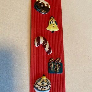Incomparable Buttons Christmas Ceramic NEW Set (5)